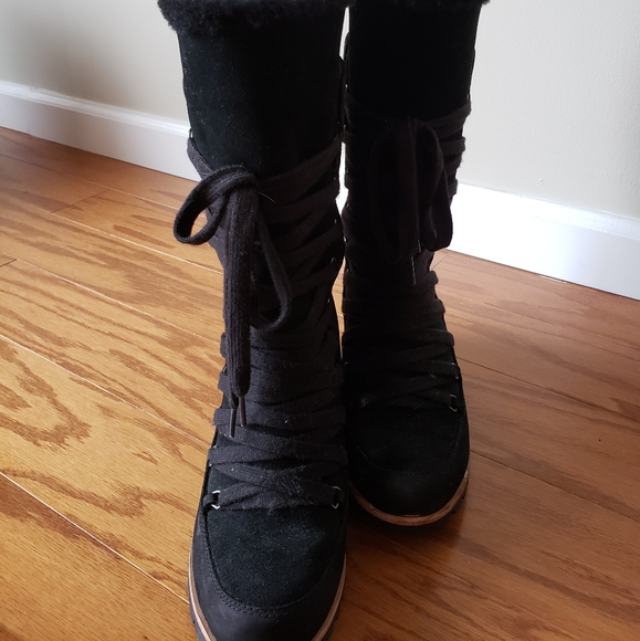 Ugg boots - Picture 2 of 4